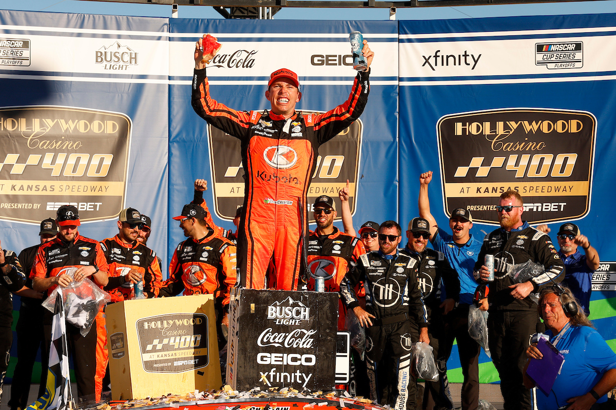 Chastain Holds Off Byron For Kansas Victory - SPEED SPORT