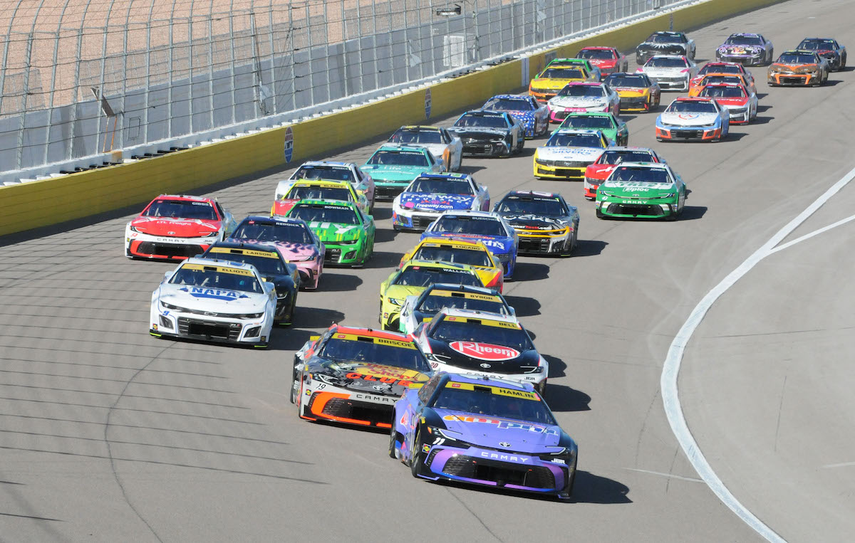 Jury Seated, Hamlin Testifies As Antitrust Trial Begins