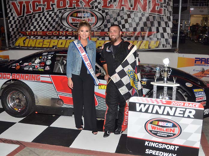 Ronnie McCarty in victory lane Friday evening at Kingsport Speedway. (Randall Perry Photo)