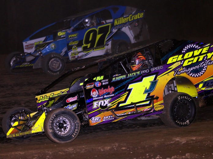 Rocky Warner (1j) on his way to victory Friday at Albany-Saratoga Speedway. (Dave Dalesandro Photo)