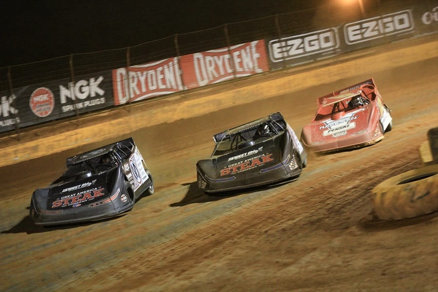 Visit PHOTOS: WoO Late Models Tackle Lavonia page