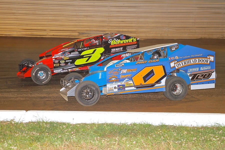 Mat Williamson (3) battles Neil Williams during Saturday's Short Track Super Series Speed Showcase 200 at Port Royal Speedway. (Dan Demarco photo)