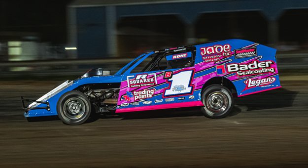 IMCA Modified National Champion Jeff Larson. (Photo by Simply Modified)