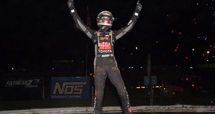 Kofoid Locks Down USAC Midget Foes