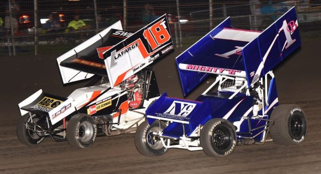 2020 Ascs Sprint Week 1 Lakeside 6 Chelsea Blevins Tanner Holmes Battle Paul Arch Photo.jpg