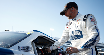 Earnhardt Jr. To Race Xfinity Bristol Night Race