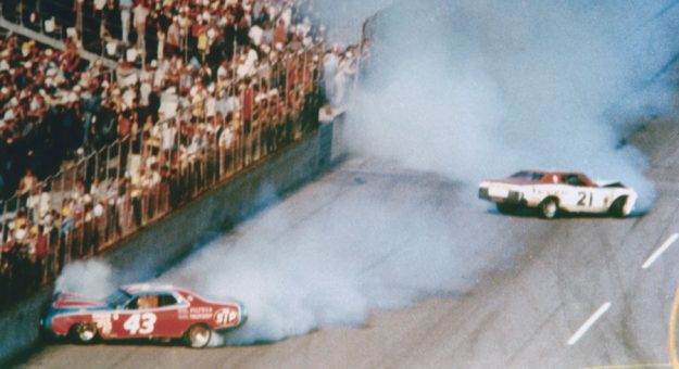 1976 Daytona 500 Petty Pearson Crash