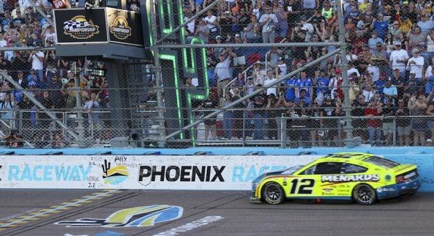 November 5,  2023 Avondale, AZ, NASCAR Cup Series Championship race action Credit Ivan Veldhuizen – Speed Sport News