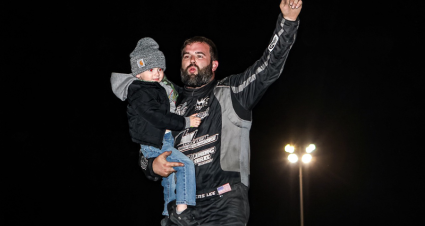 Lee Outduels Strickler For East Bay UMP Mod Winternationals Title