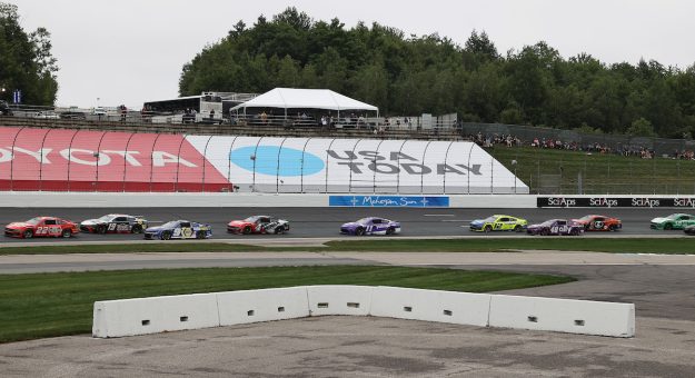 Visit Cup Series Race At New Hampshire Resumes After Delay page