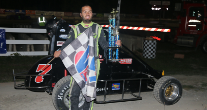 Piastka Wins With Xtreme DIRTcar DMA Midgets