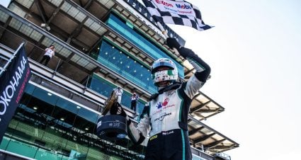 Hartog Sweeps Brickyard Porsche Carrera Cup Races