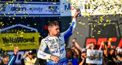 Stenhouse Bests Keselowski, Byron For Talladega Victory