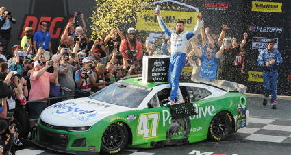 Stenhouse Bests Keselowski, Byron For Talladega Victory