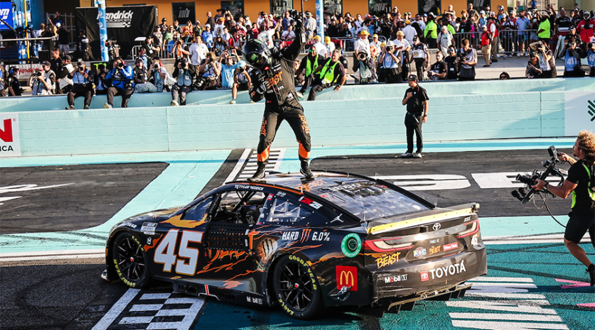 Reddick Surges To Championship 4 With Thrilling Last-Lap Pass - SPEED SPORT